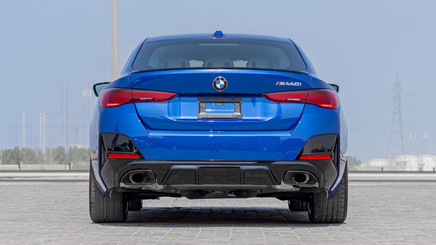 BMW M440i Sedan 2026 gallery page 4